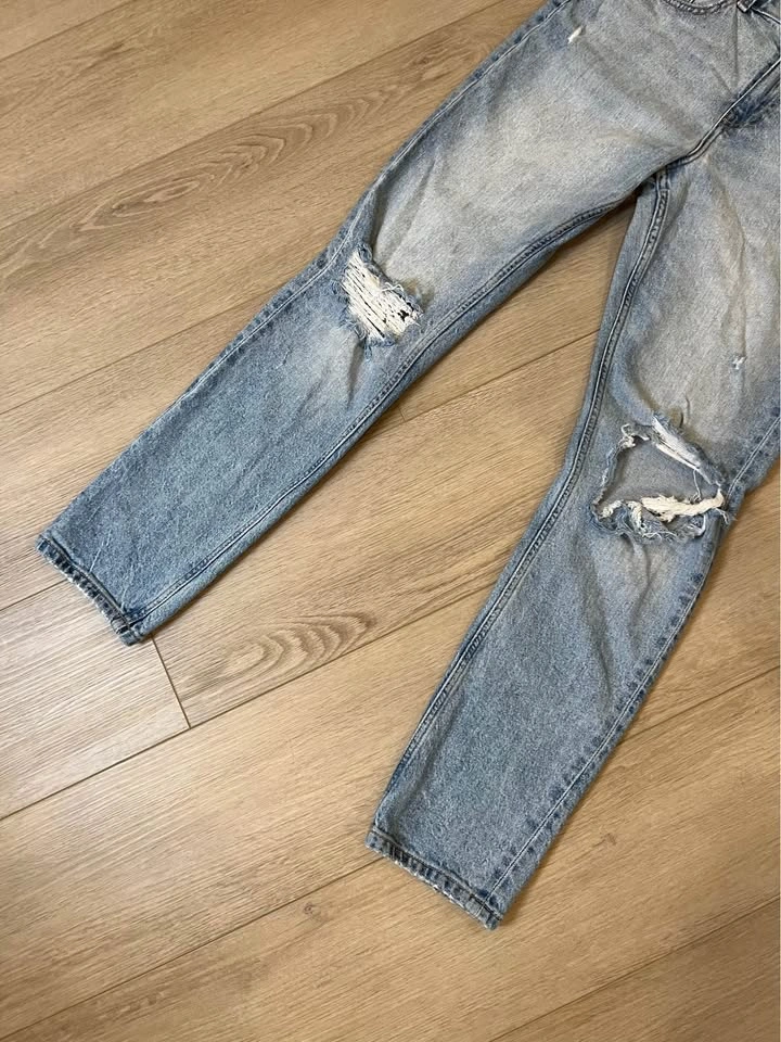 ZARA Light Blue Ripped Straight Leg Women’s Jeans - Size 6 - photo 5