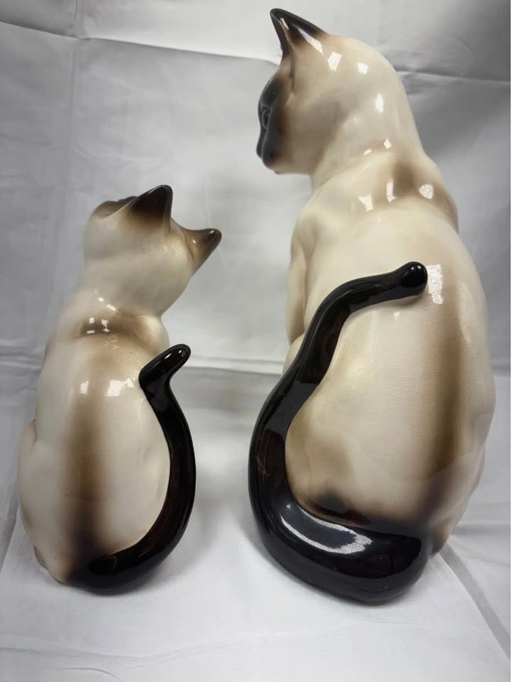 2 Vintage Porcelain Siamese Cat Figurines - Mother & Kitten - photo 2