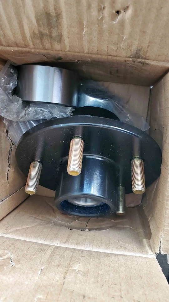 Brand new 5 bolt trailer hub