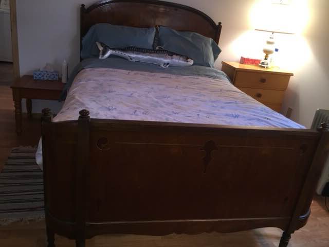 Antique Bed and Dresser Set - photo 2