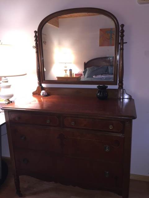 Antique Bed and Dresser Set - photo 3