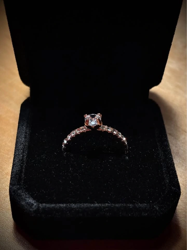 Diamond-Look Zirconia Ring – Size 7 - photo 2