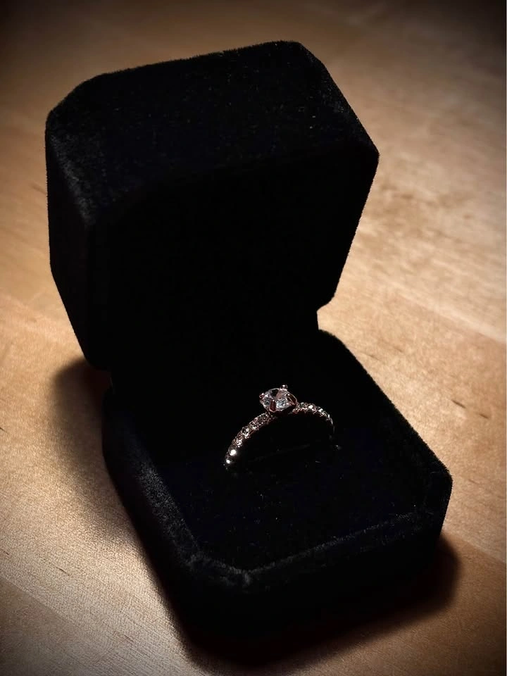 Diamond-Look Zirconia Ring – Size 7 - photo 3