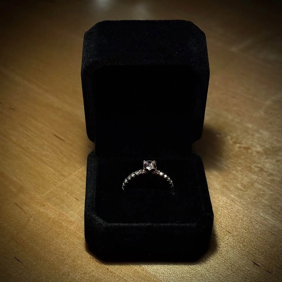 Diamond-Look Zirconia Ring – Size 7 - photo 4