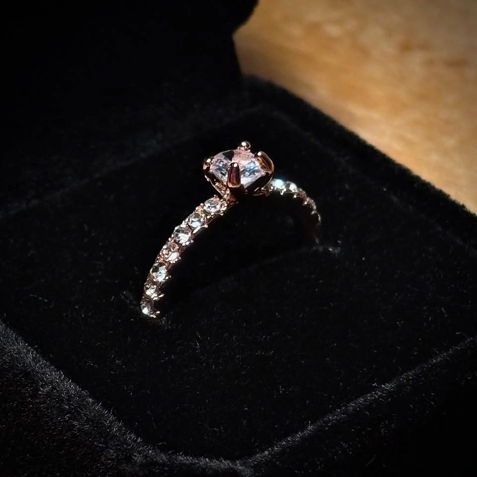 Diamond-Look Zirconia Ring – Size 7 - photo 5