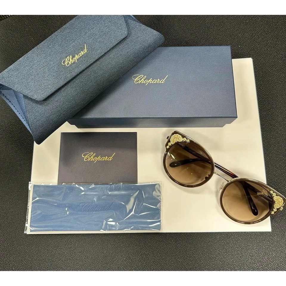 Chopard Shiny Rose Gold Metal Sunglasses - photo 2