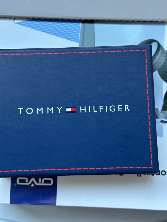 Tommy Hilfiger Men's Genuine Leather Bifold Wallet - photo 2