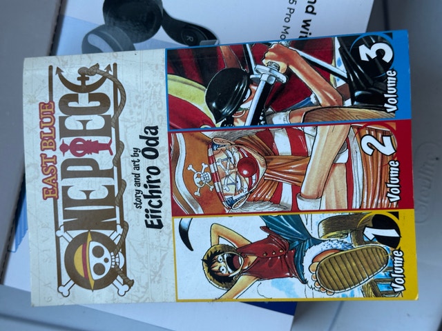 One Piece Monkey D. Luffy Figure & Manga (1-3) - photo 3