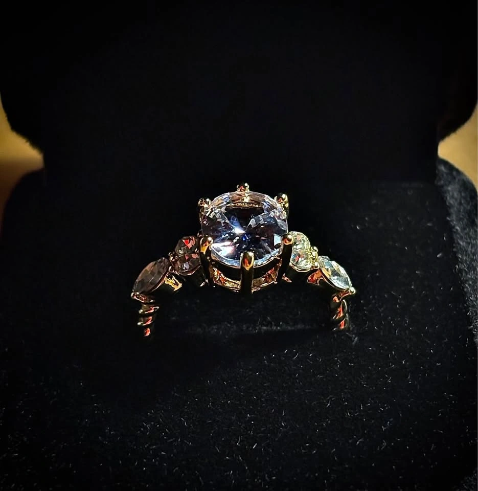 Gold-Plated Oval Ring with Simulated Stones – Size 7, Brand New - photo 3
