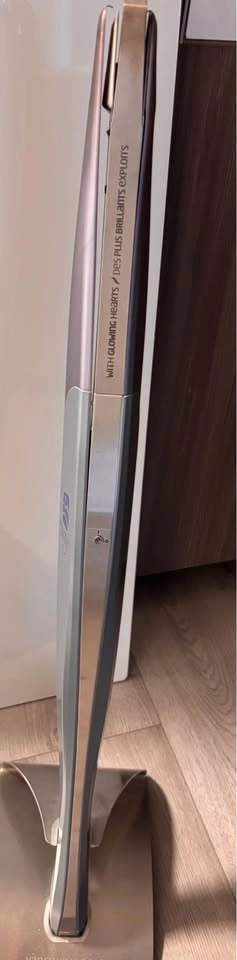 Vancouver 2010 Paralympic Torch with Limited Edition Stand - photo 4
