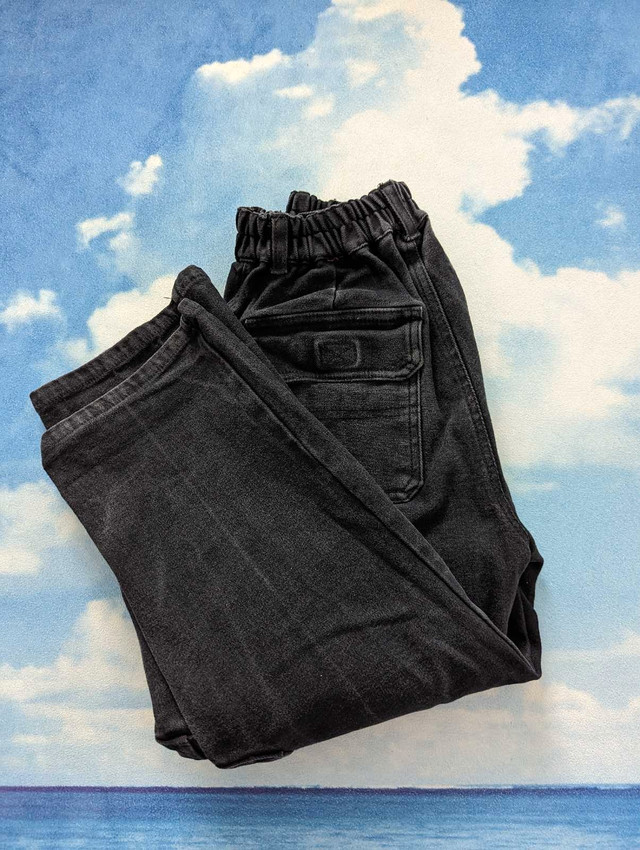 9T boys black thick cargo jeans, like new - photo 4