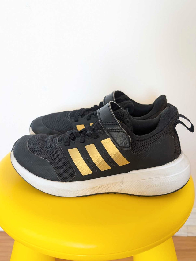 Kids size 2 Adidas running shoes gently used - photo 3