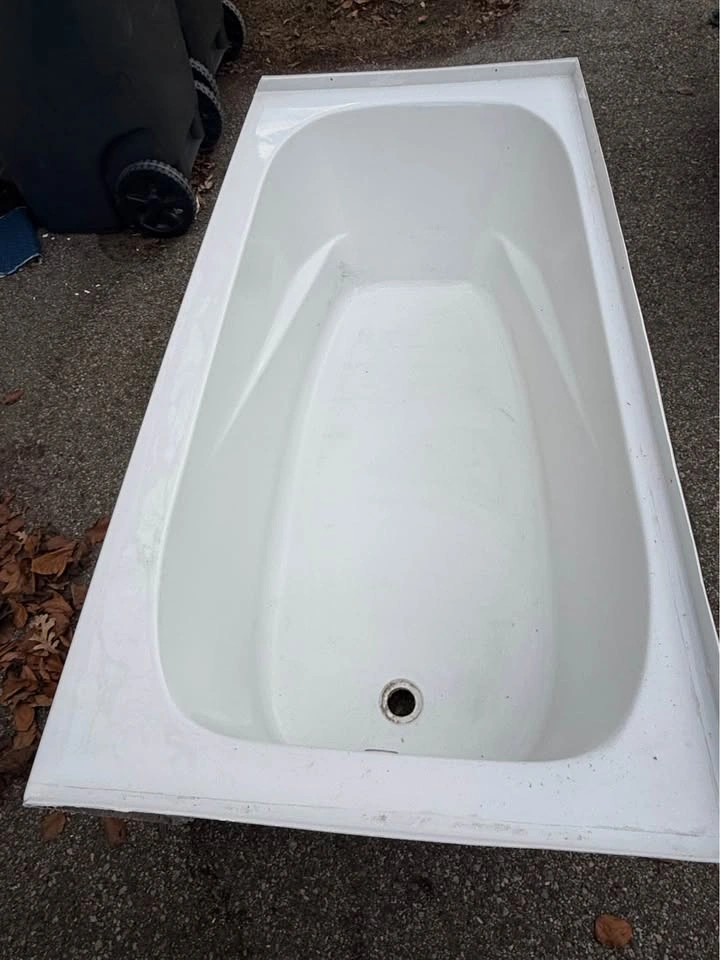 White Acrylic Alcove Bathtub - photo 3