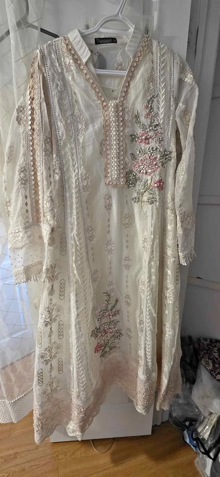 Pakistani dress/suit/clothes