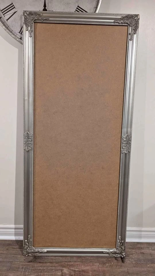 Large frame empty
