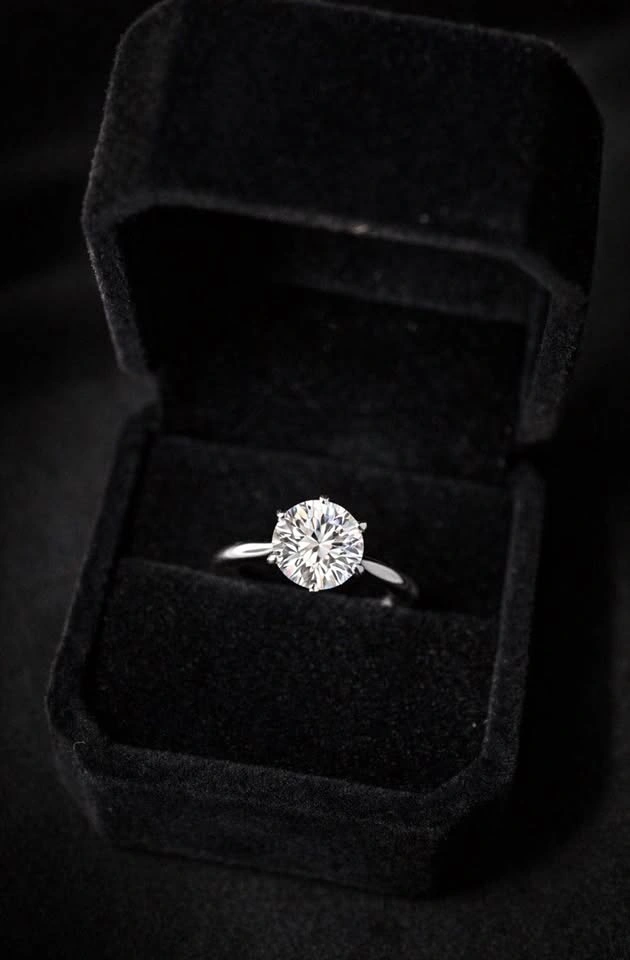 1CT VVS1 Moissanite Ring 💎 | Passes Diamond Tester | Luxury Qual