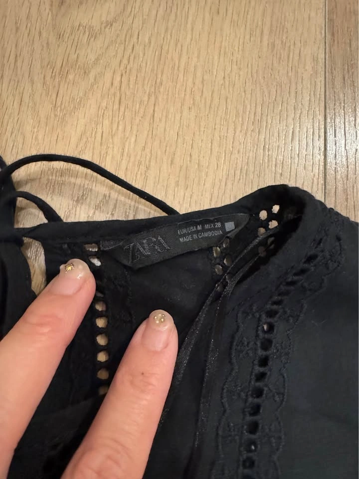 Wardrobe clearout! Brand new ZARA black hollow blouse - photo 3