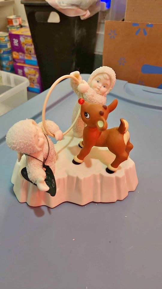 Snowbabies "Rudolph gets ready"