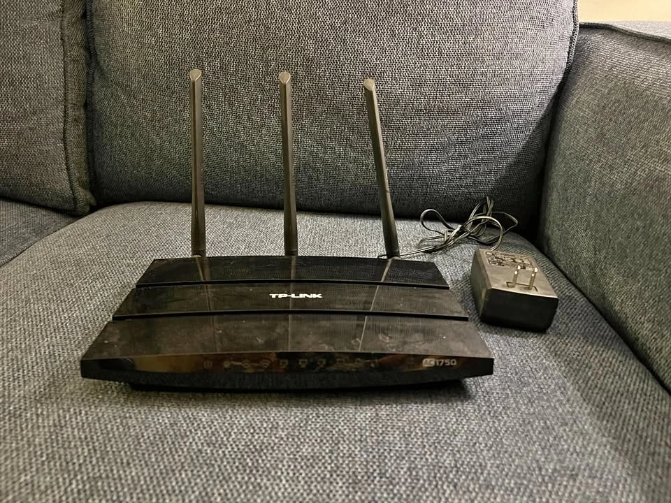 TP-Link Archer C7 v2 w/ OpenWrt/LuCI custom firmware