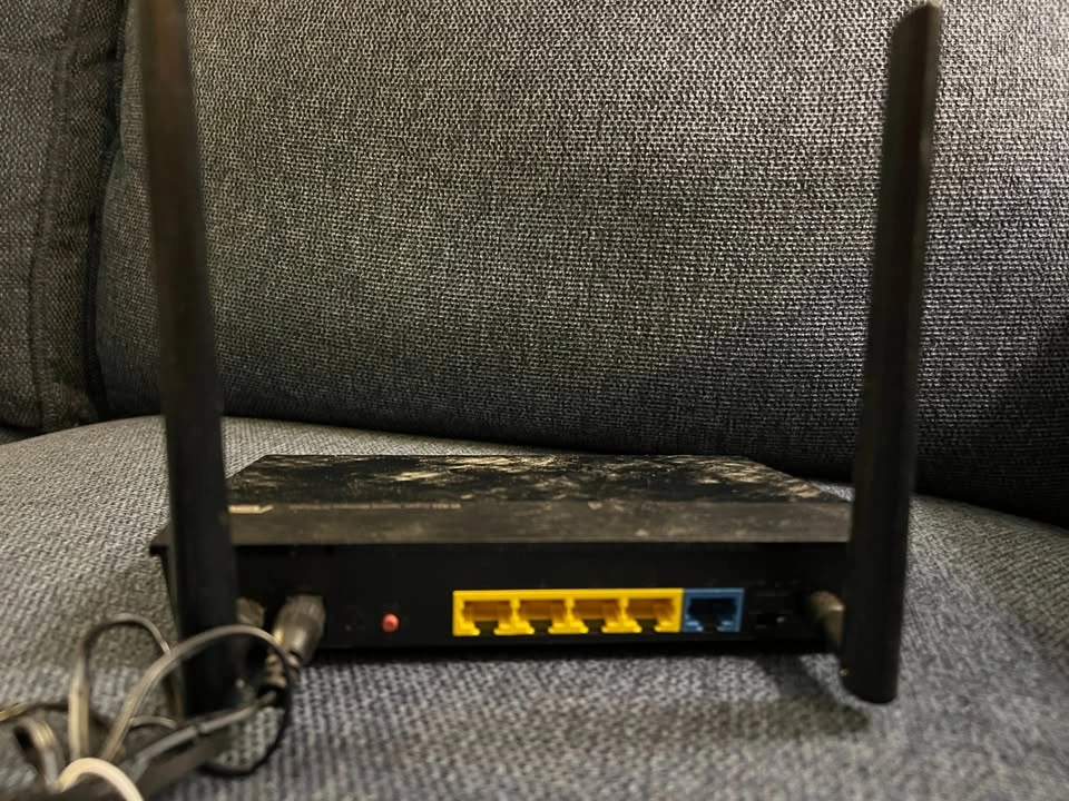 Asus RT-12 Router w/ Tomato custom firmware - photo 2