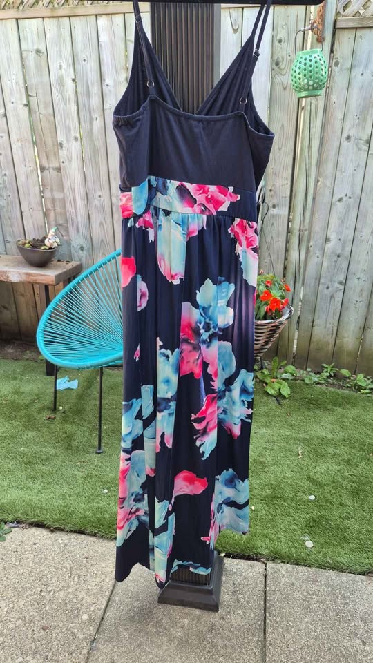 Maxi Dress, Size Medium, New, never worn. - photo 5