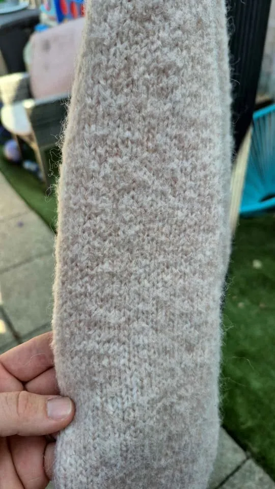 H&M Pink Sweater image indicator(3)