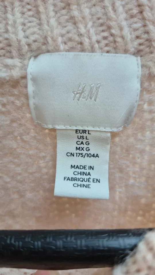 H&M Pink Sweater image indicator(4)