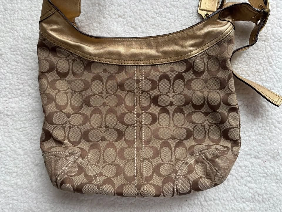 Coach Vintage Y2K Gold Bleeker Signature Hobo Bag - photo 3