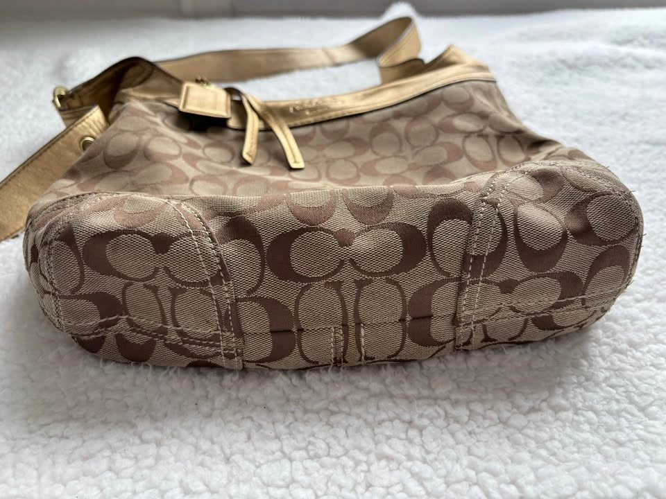 Coach Vintage Y2K Gold Bleeker Signature Hobo Bag - photo 5