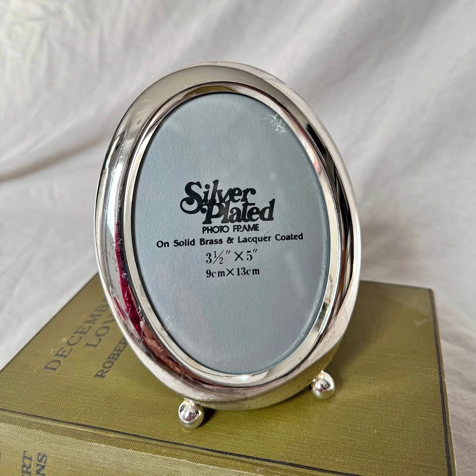 Vintage Silver Plated Brass Oval Photo Frame 3.5x5"