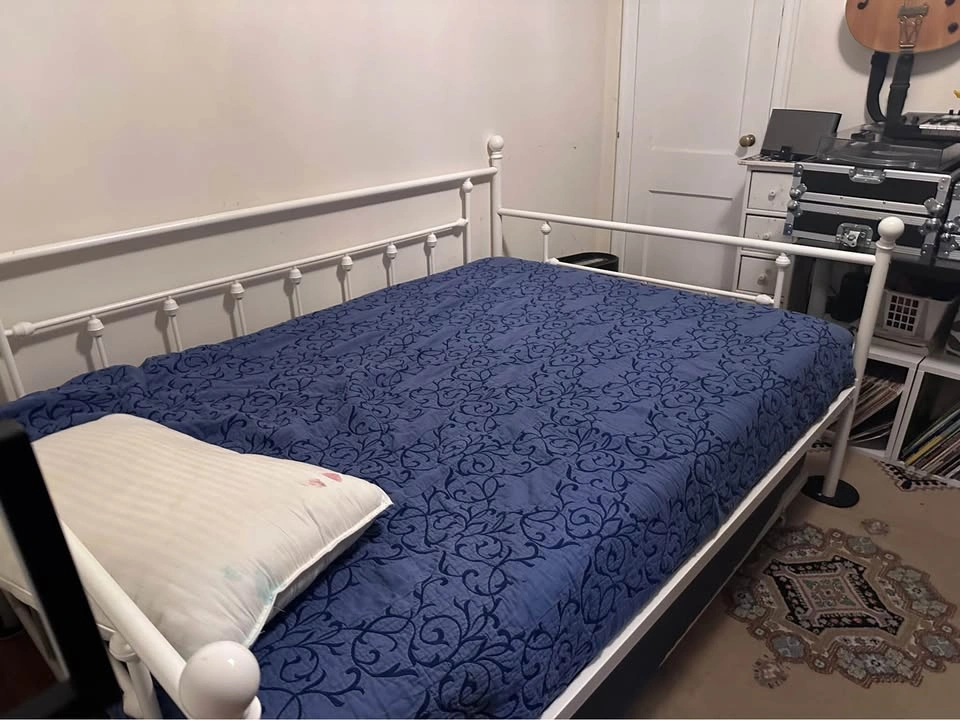 Full Size Day Bed with Twin trundle - photo 4