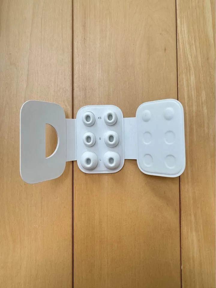 AirPod Pro 2nd Generation - Left AirPod image indicator(3)