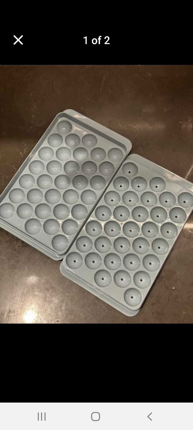 Mold for bakery? Ice cube?