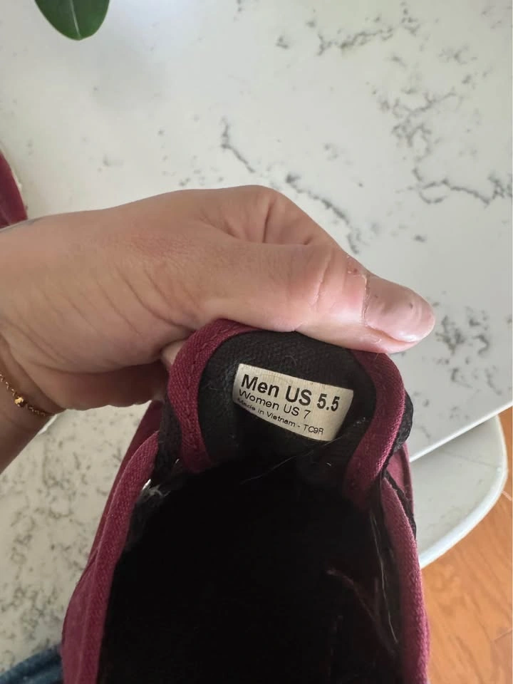 Vans Shoes (Women’s 7, Men’s 5.5) - photo 4