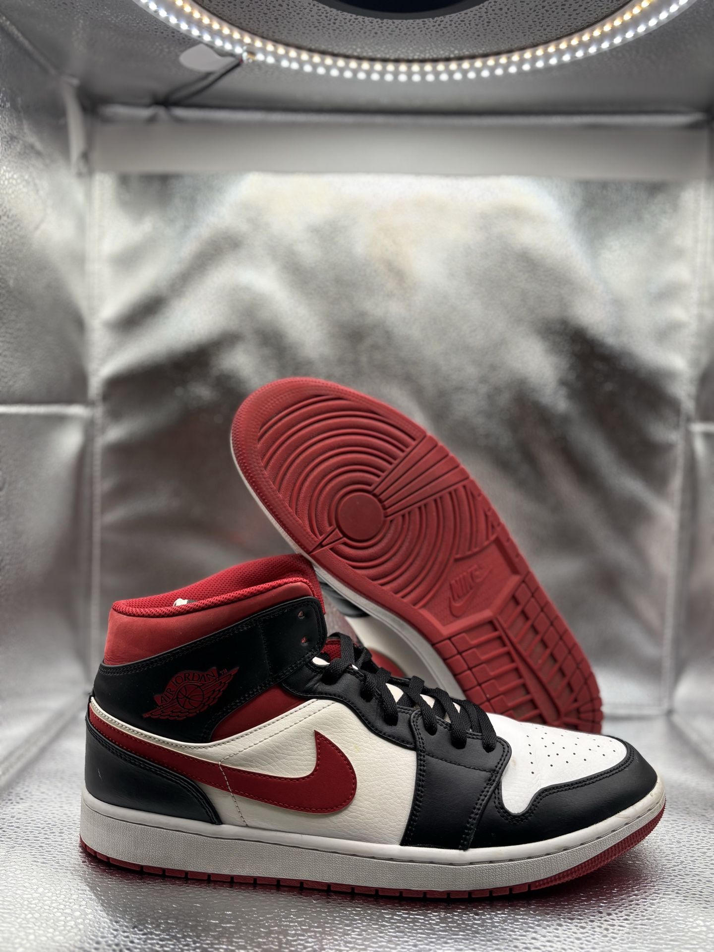 Air Jordan 1 Mid Gym Red White Black