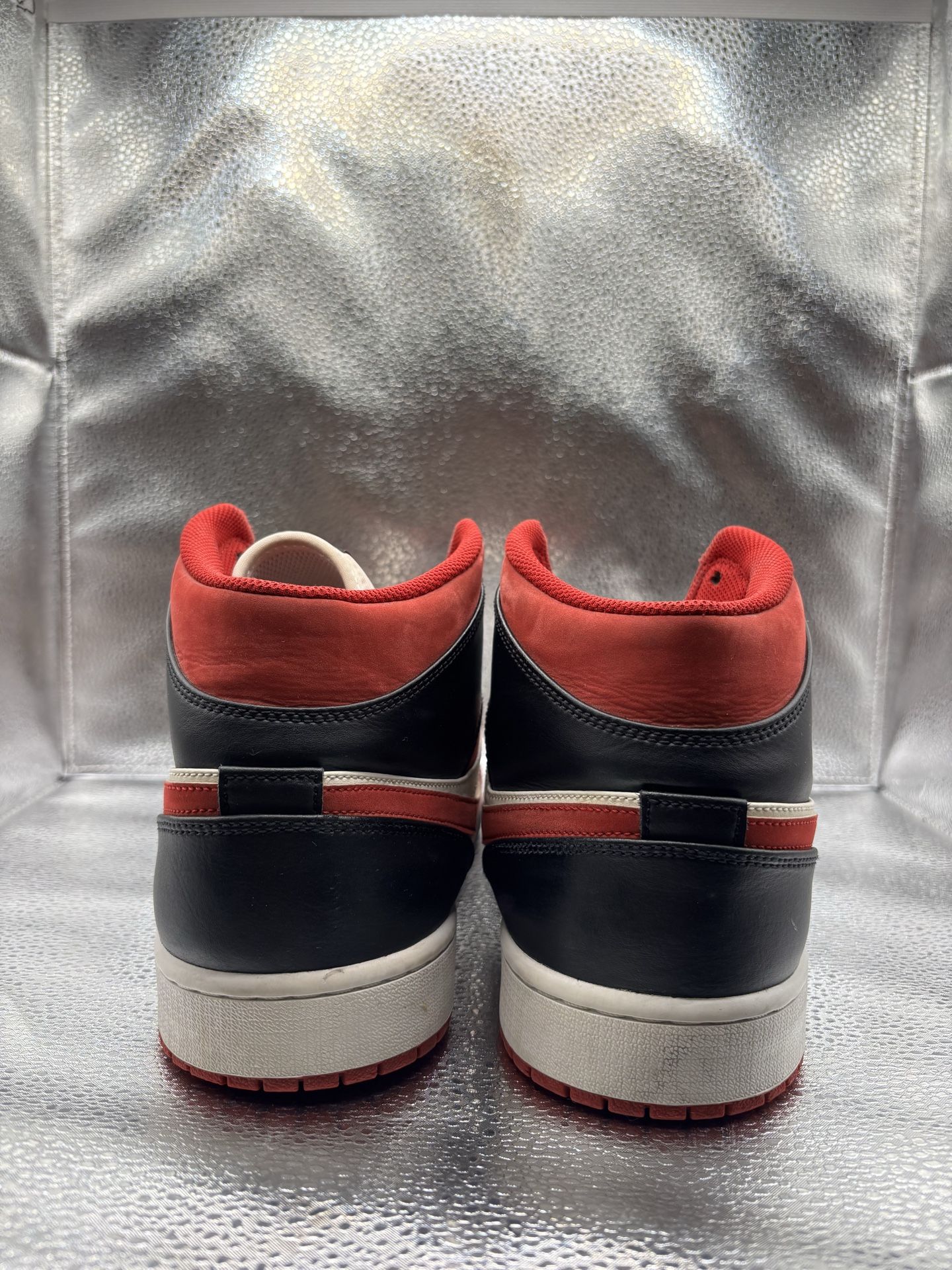 Air Jordan 1 Mid Gym Red White Black - photo 4