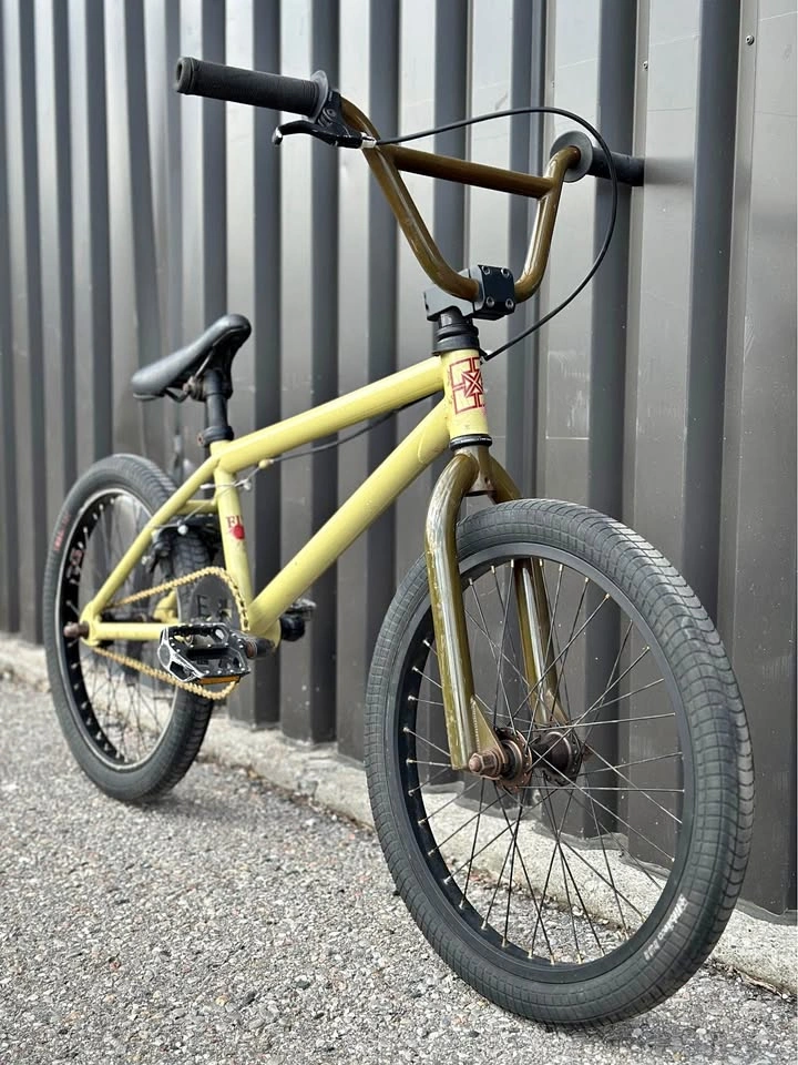 Fit 20” Mid School BMX Bike AM Series 1 Flow Freestyle