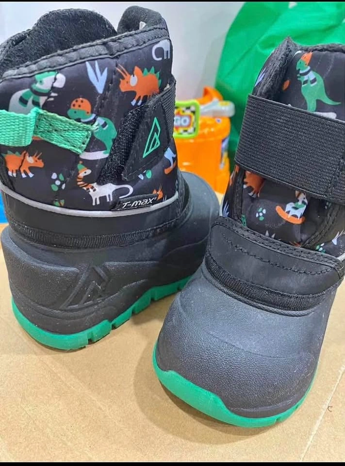 RIPZONE Tmax dino boots size 8