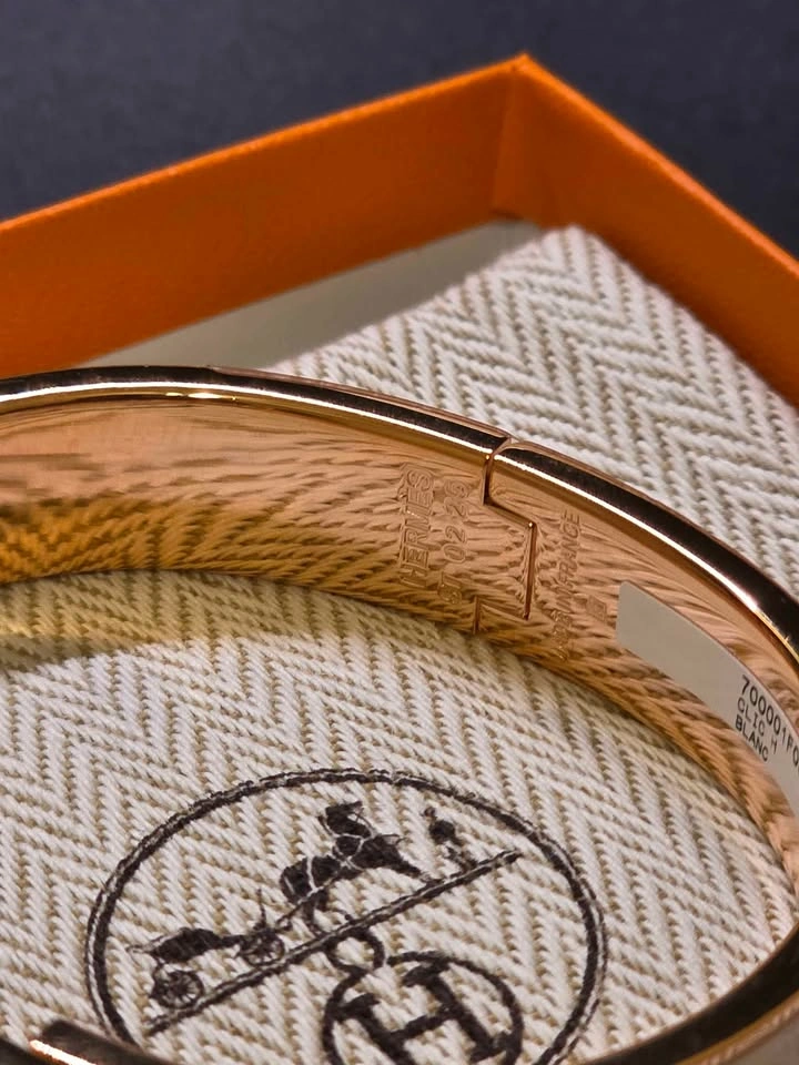 Hermès White Clic H Bracelet (5 Available) - photo 3