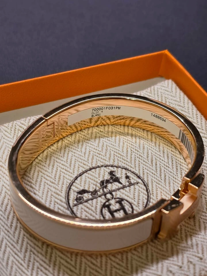 Hermès White Clic H Bracelet (5 Available) - photo 5