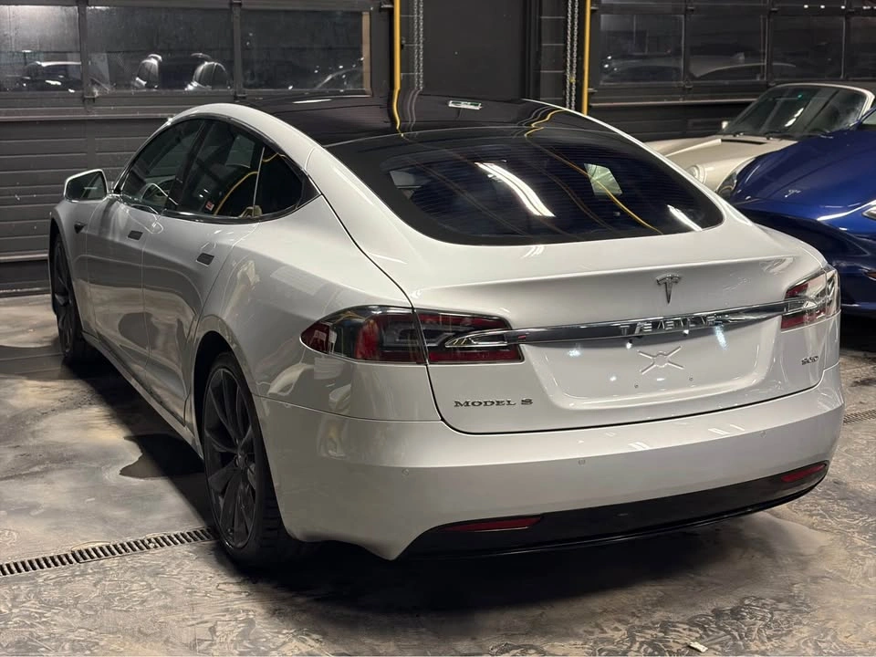 2016 Tesla Model S - photo 2