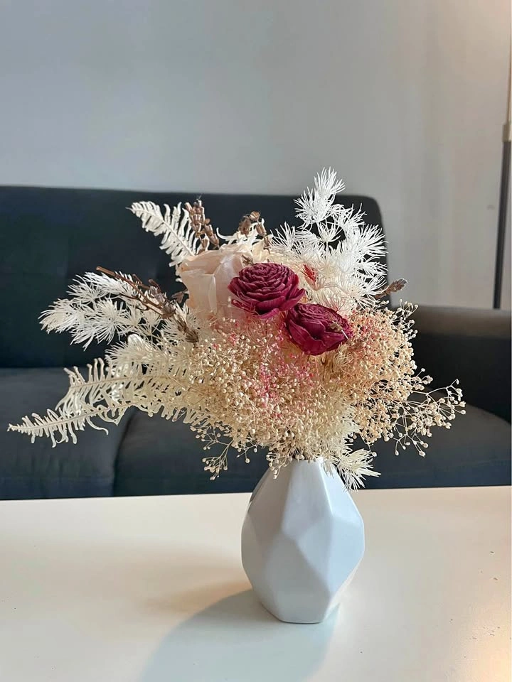 Decorative Dried Flower Bouquet with Vase