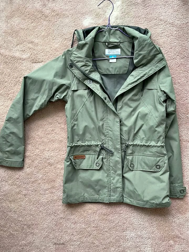 Columbia Women’s Jacket Olive Green Waterproof (XS)
