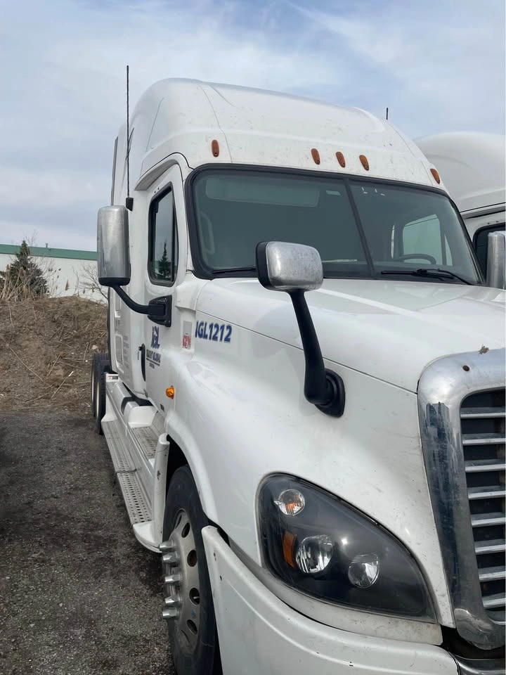 2012 Cascadia 18 Wheeler Manual - photo 3