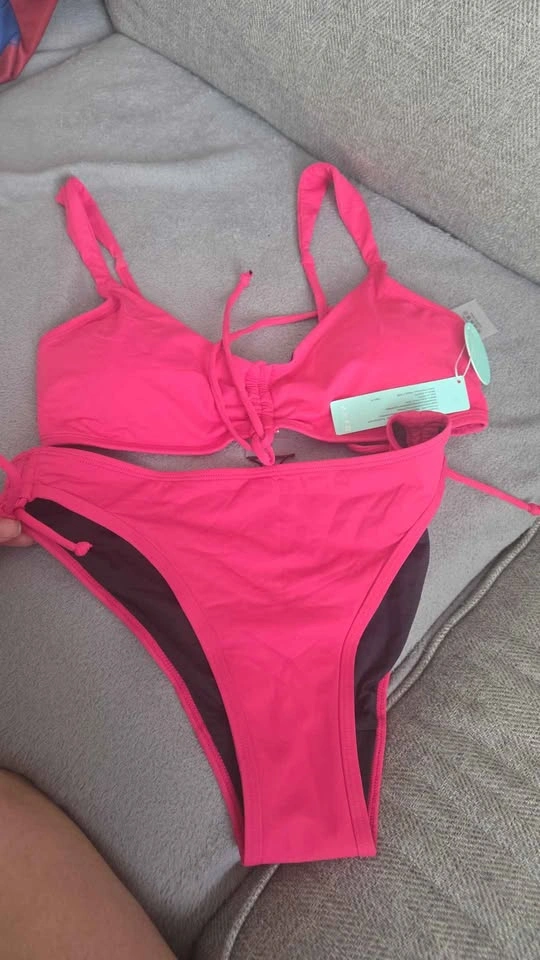 Brand New Hot Pink Bikini Set - Size Medium - photo 2