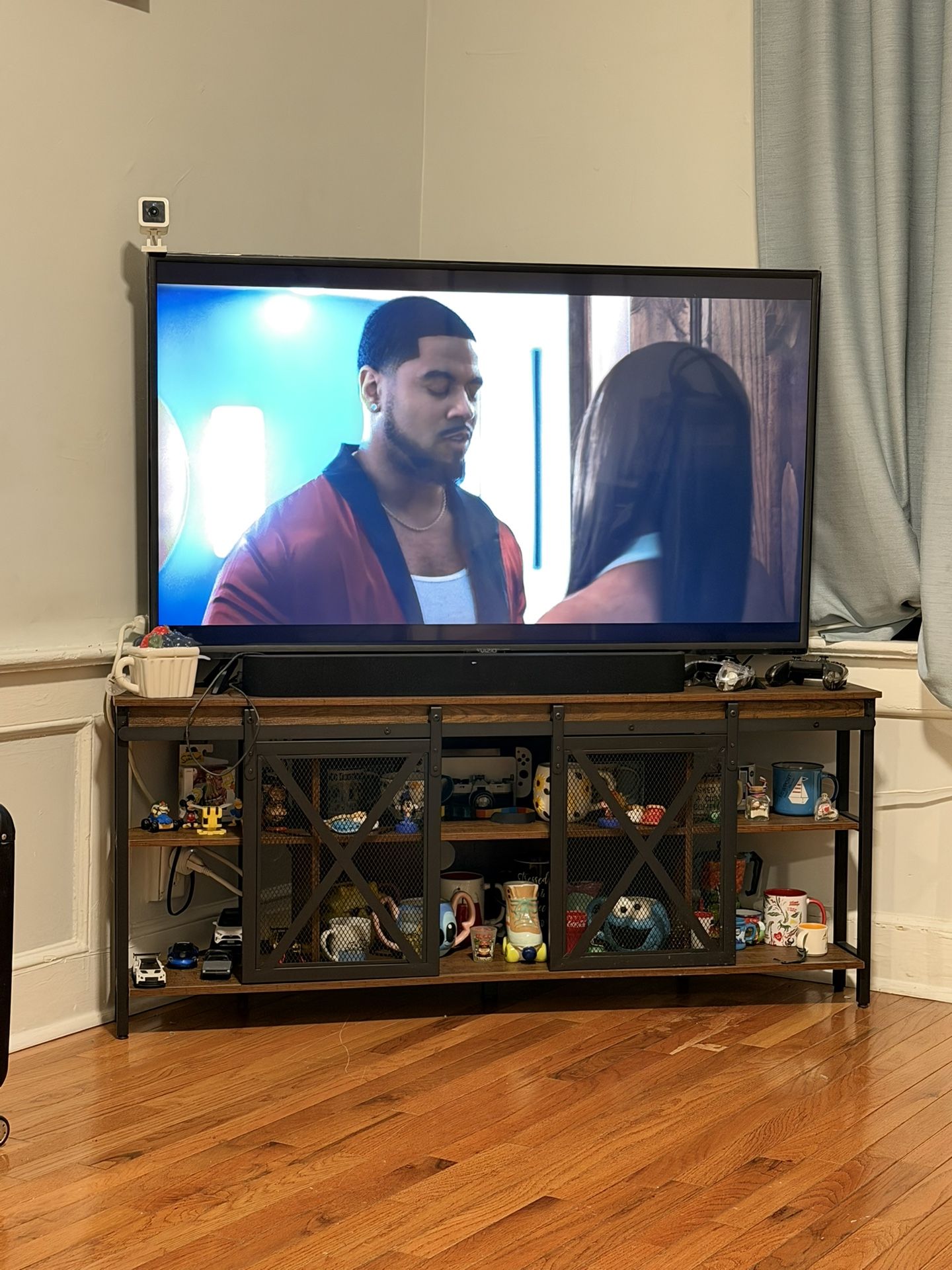 Corner TV Stand