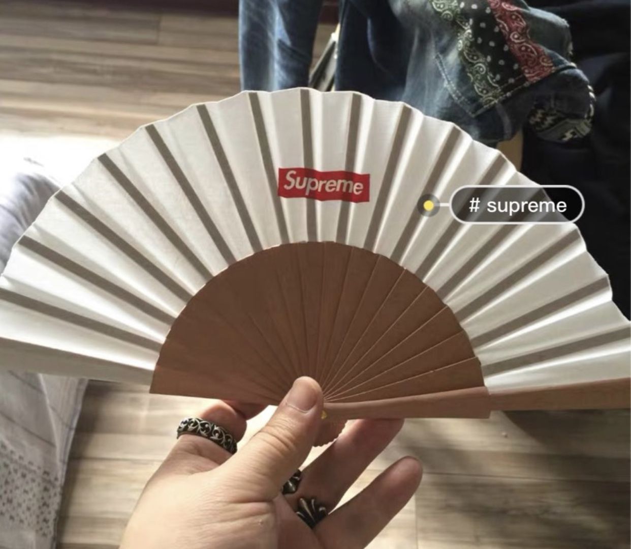 Supreme fan - photo 4
