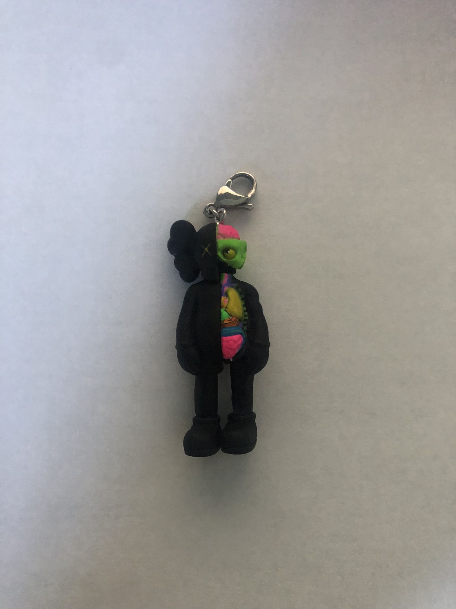 Kaws Tokyo Keychain - photo 3