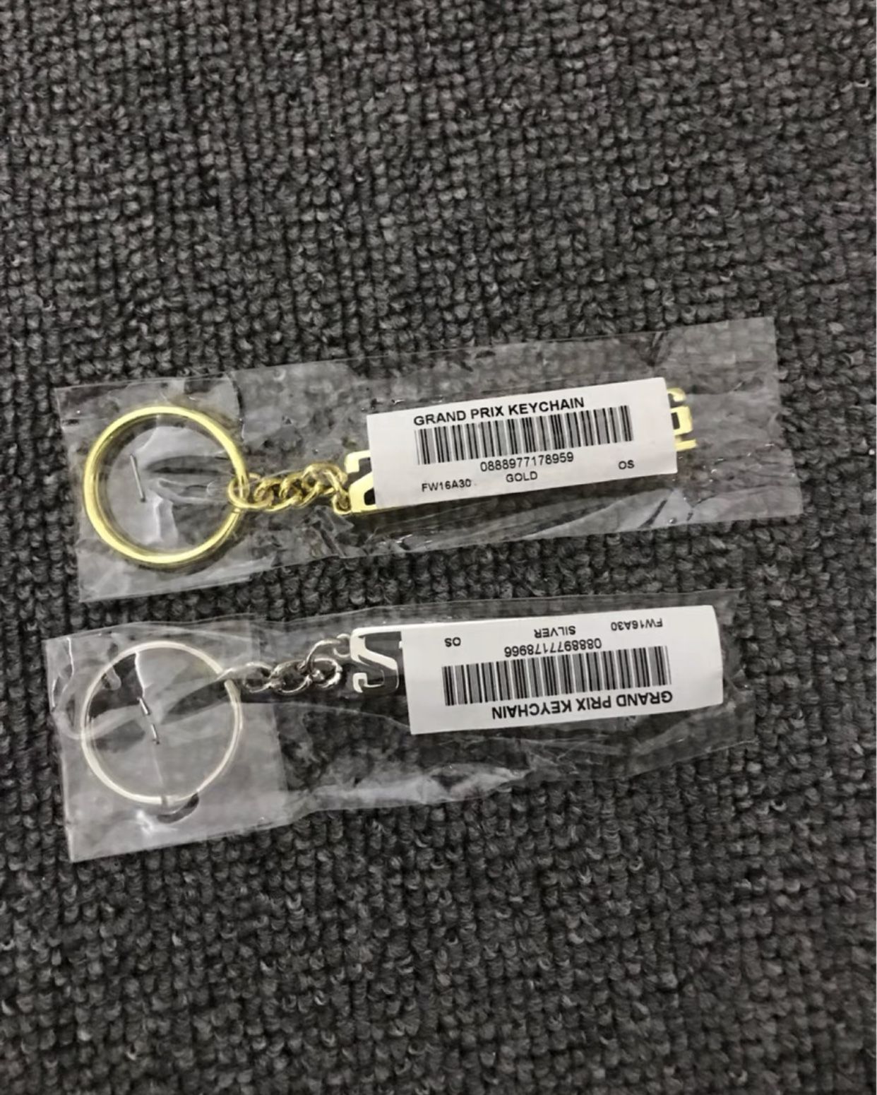 Supreme Keychain - photo 2