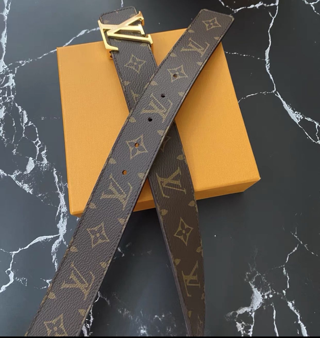 Authentic Louis Vuitton Belt - photo 3